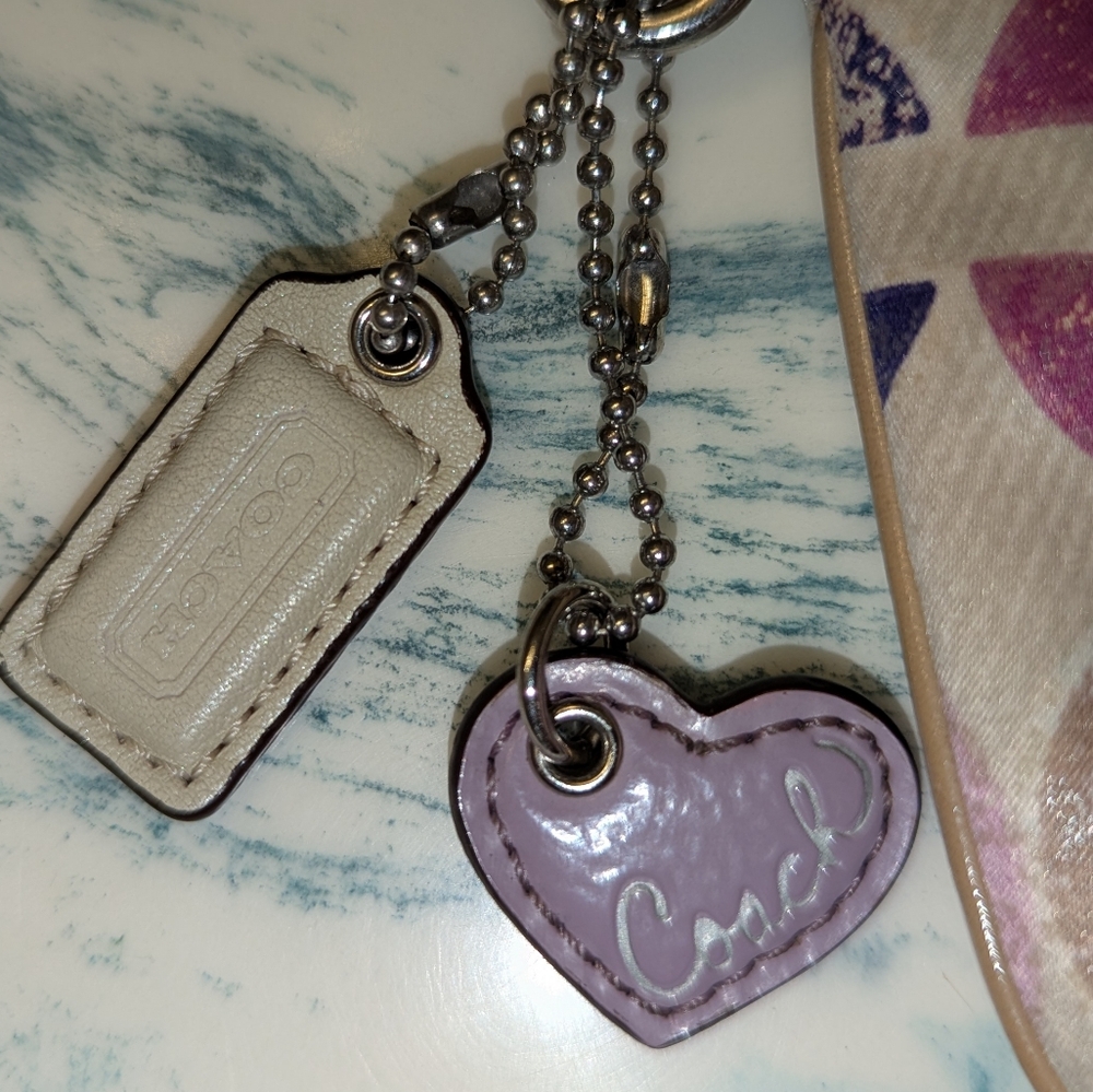 Coach Gesso Op Art Metallic Wristlet - Picture 10 of 16